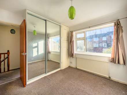 Smithies Moor Crescent, Birstall, Image 15