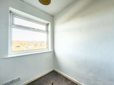 Smithies Moor Crescent, Birstall, Image 17
