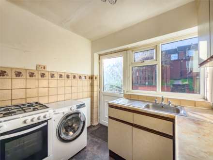 Smithies Moor Crescent, Birstall, Image 2