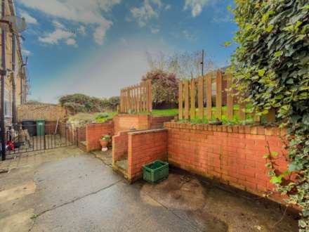 Smithies Moor Crescent, Birstall, Image 20