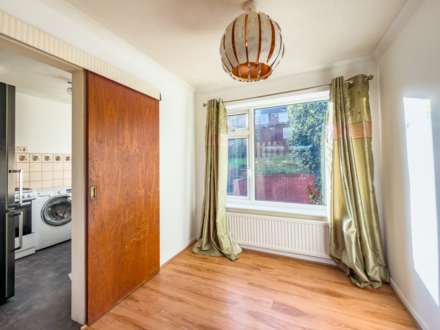 Smithies Moor Crescent, Birstall, Image 5