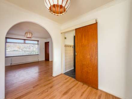 Smithies Moor Crescent, Birstall, Image 6