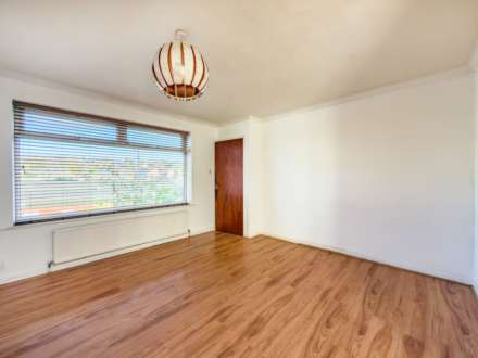 Smithies Moor Crescent, Birstall, Image 8