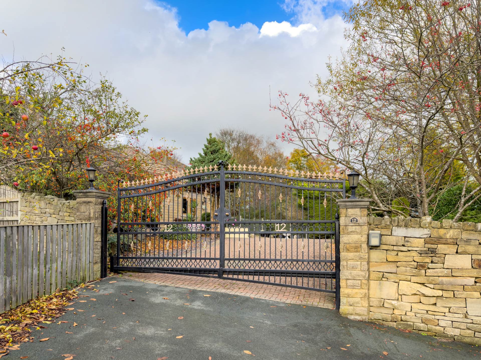 Birkby Brow Crescent, Birstall, Image 44