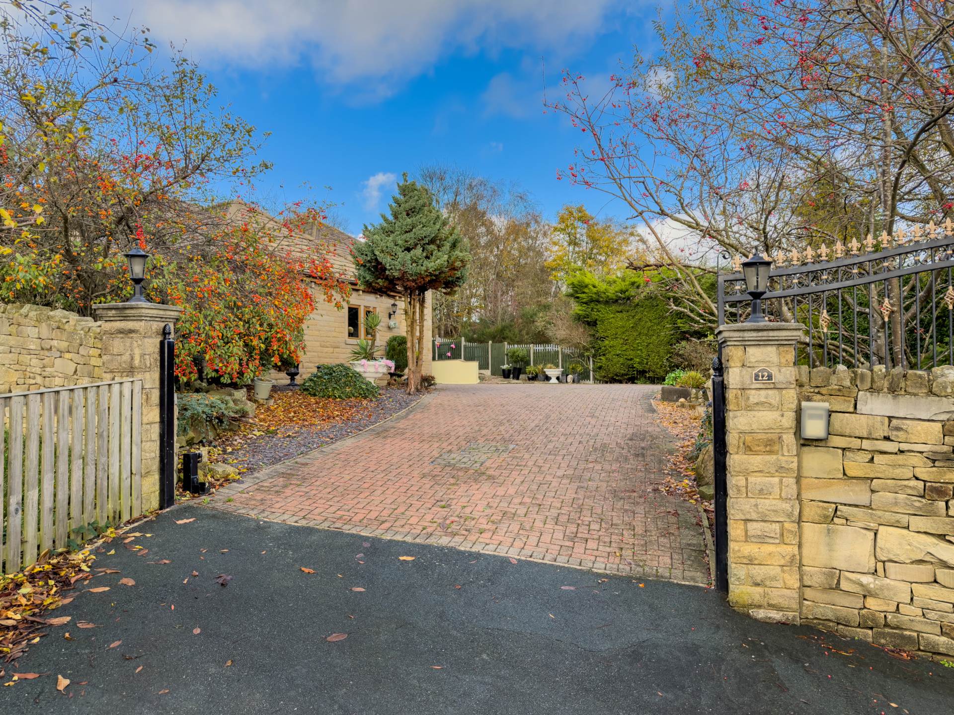 Birkby Brow Crescent, Birstall, Image 45