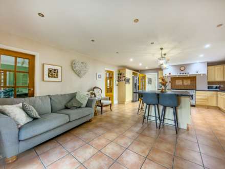 Birkby Brow Crescent, Birstall, Image 11