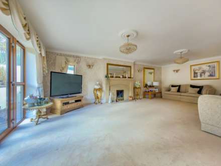 Birkby Brow Crescent, Birstall, Image 17