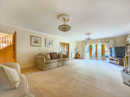 Birkby Brow Crescent, Birstall, Image 18