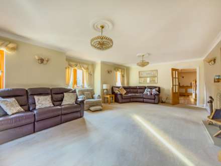 Birkby Brow Crescent, Birstall, Image 22