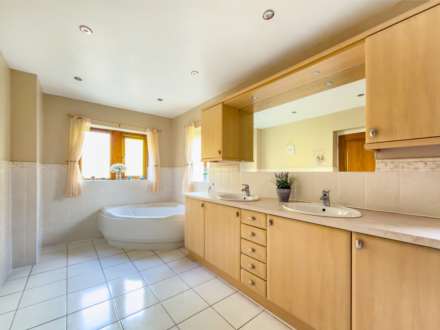 Birkby Brow Crescent, Birstall, Image 31