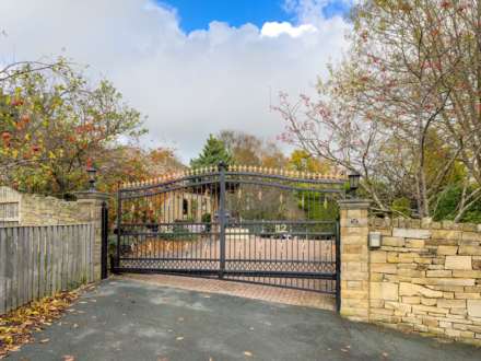 Birkby Brow Crescent, Birstall, Image 44