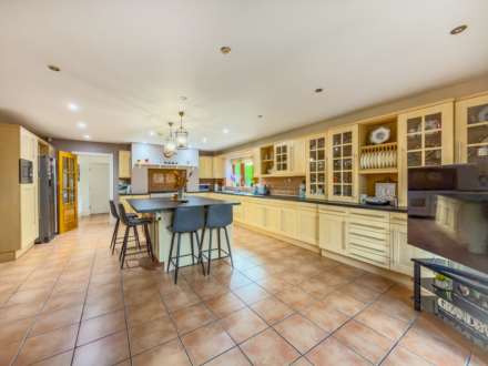 Birkby Brow Crescent, Birstall, Image 9