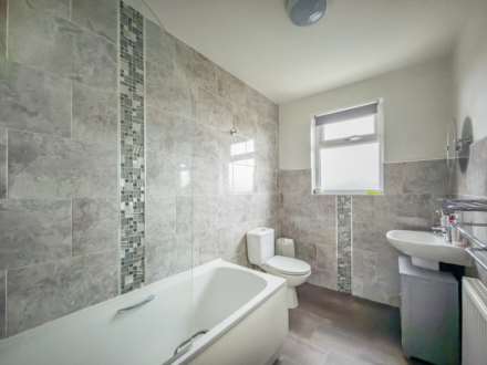 Field Head Lane, Birstall, Image 10