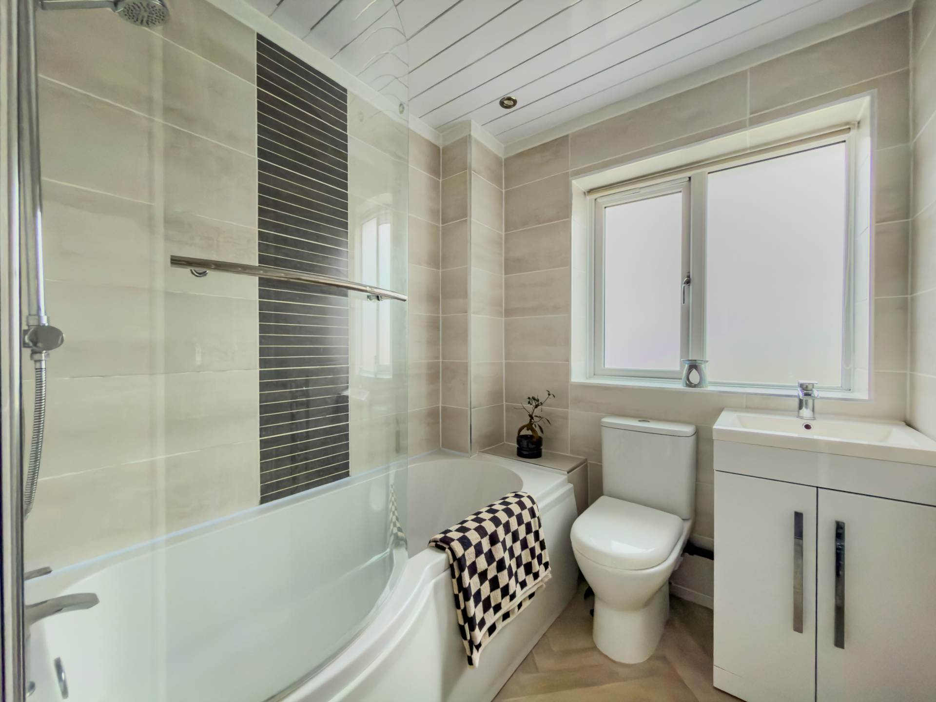 Beverley Gardens, Birstall, Image 16