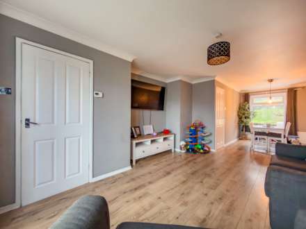 Beverley Gardens, Birstall, Image 10