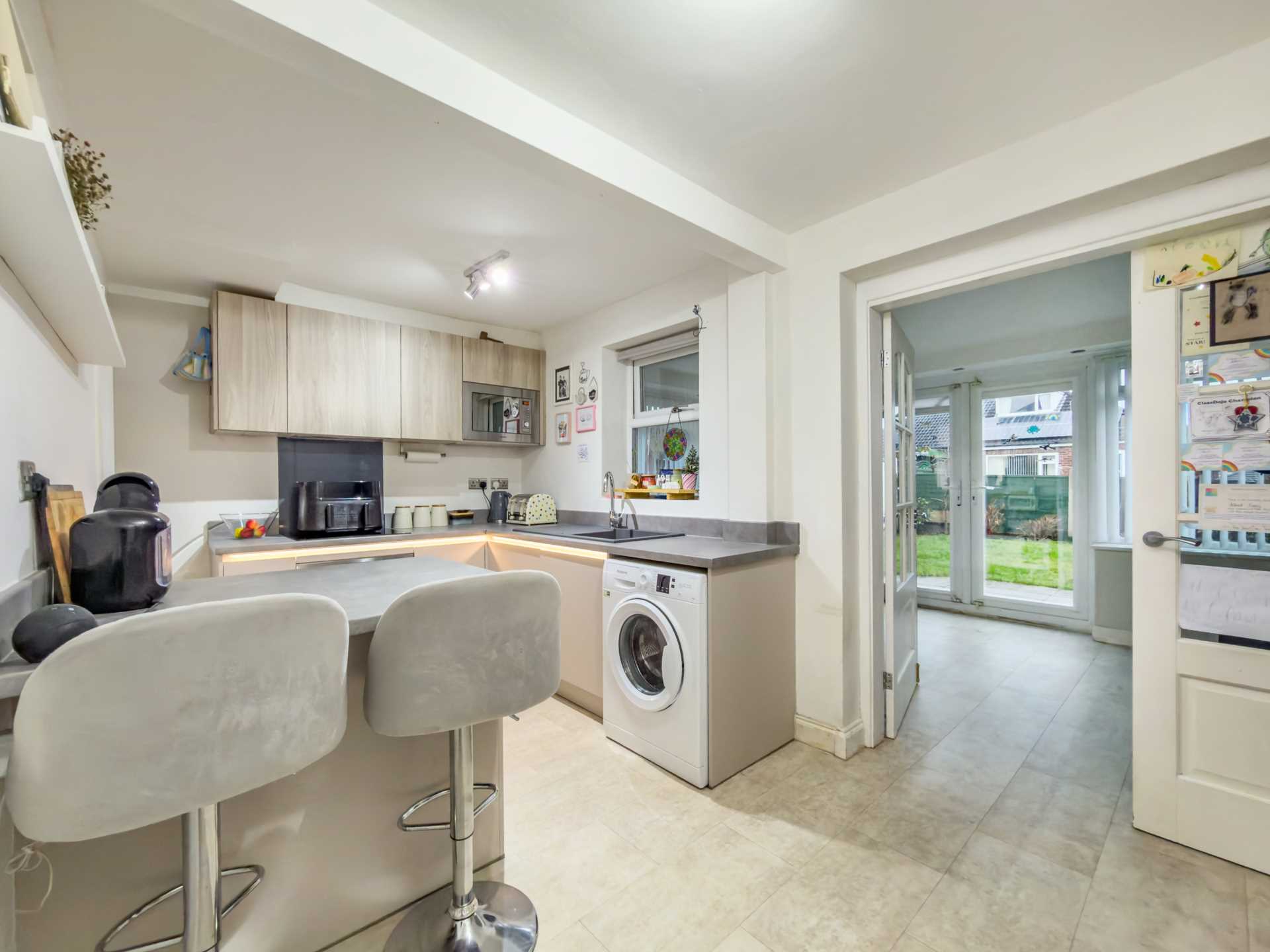 Smithies Moor Crescent, Birstall, Image 4