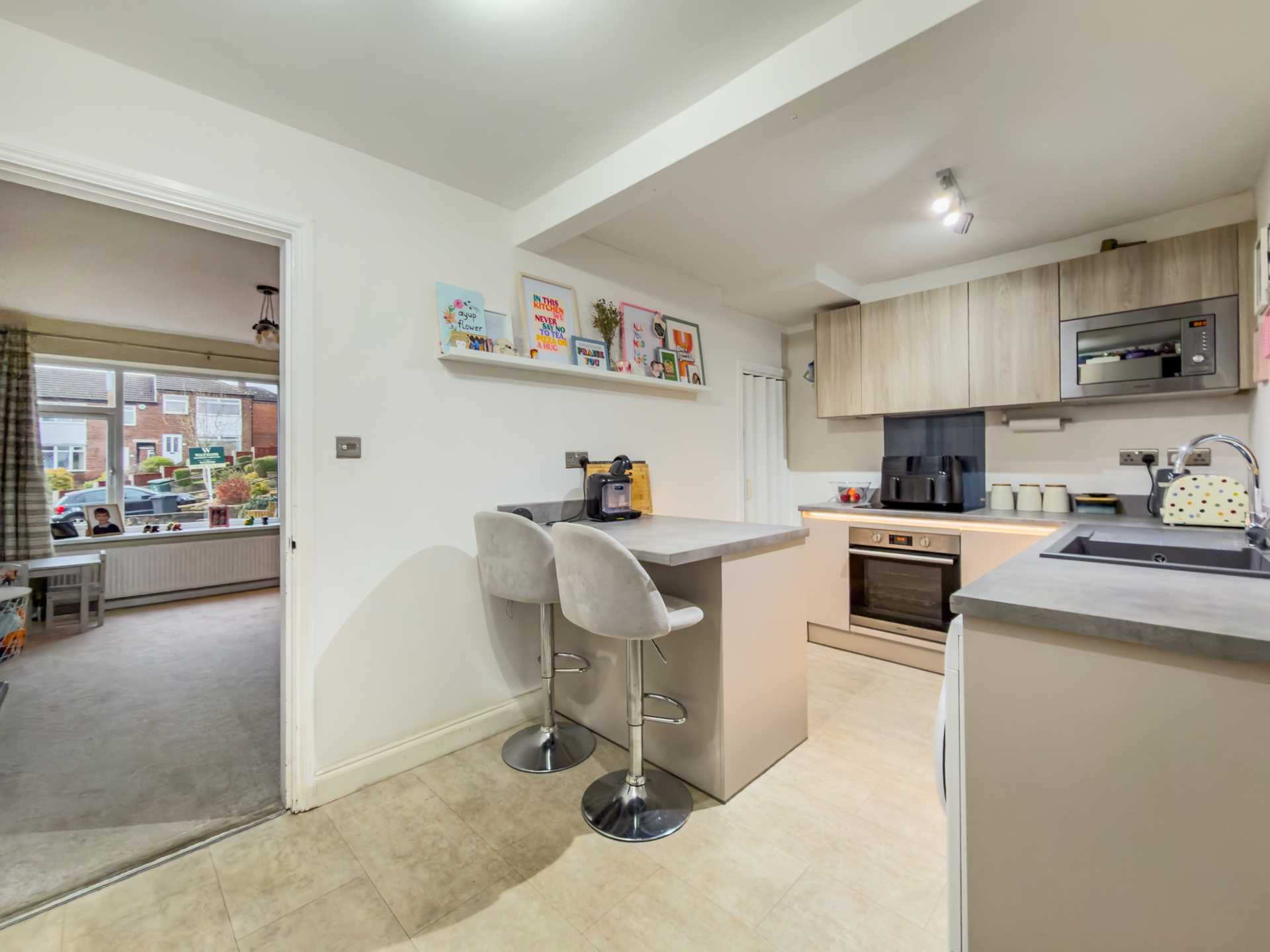 Smithies Moor Crescent, Birstall, Image 5