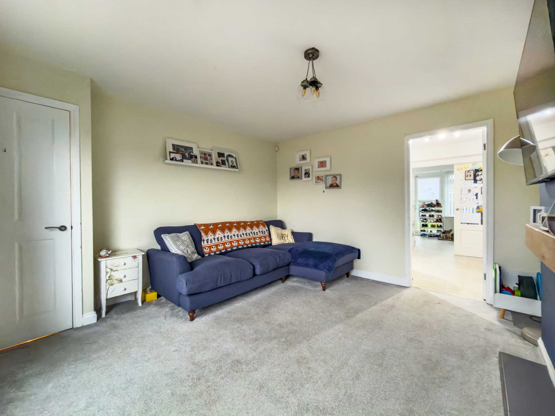 Smithies Moor Crescent, Birstall, Image 9