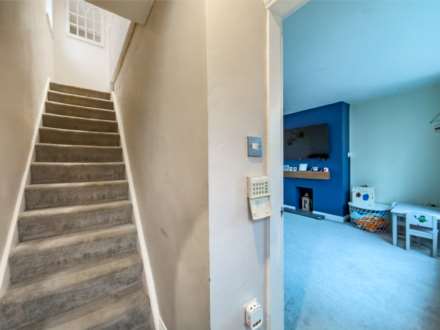 Smithies Moor Crescent, Birstall, Image 10