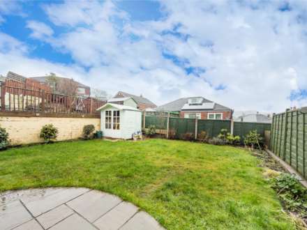 Smithies Moor Crescent, Birstall, Image 17