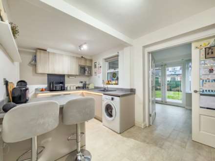 Smithies Moor Crescent, Birstall, Image 4