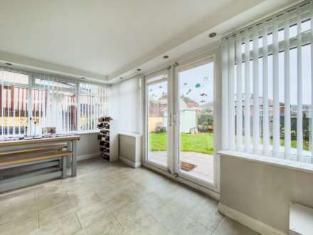 Smithies Moor Crescent, Birstall, Image 6