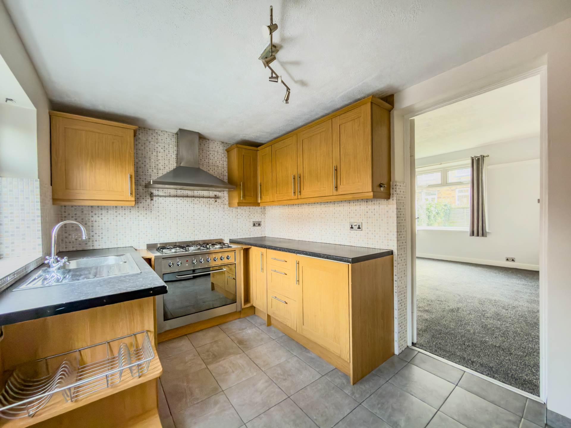 Industrial Avenue, Batley, Image 2