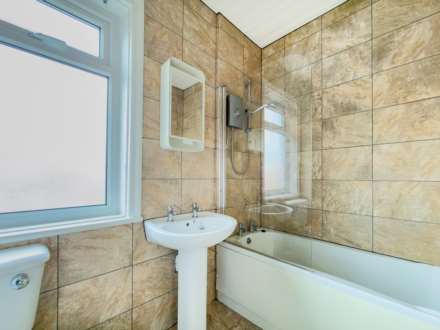 Industrial Avenue, Batley, Image 10