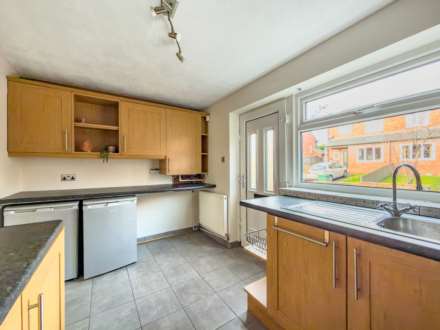 Industrial Avenue, Batley, Image 3