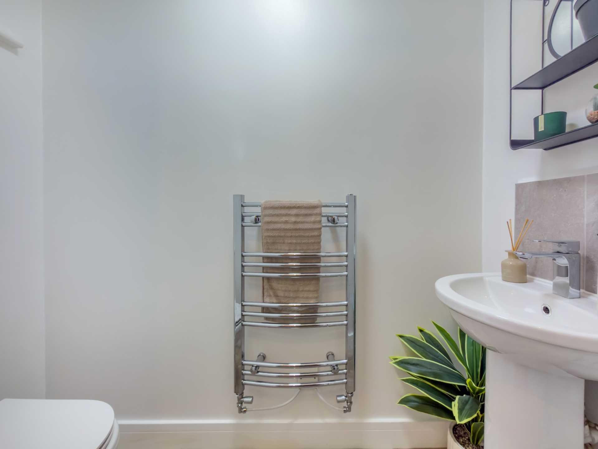 Hill Crescent, Batley, Image 3