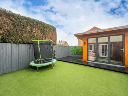 Hill Crescent, Batley, Image 16