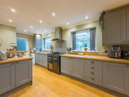 Shirley Avenue, Cleckheaton, Image 2