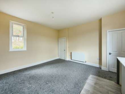 Primrose Hill, Batley, Image 3