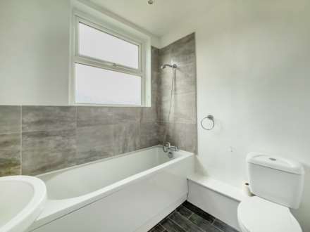 Common Road, Batley, Image 15
