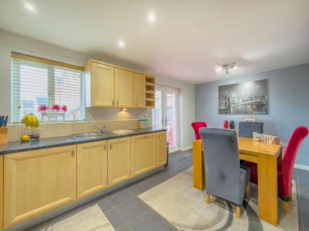 Ringshaw Drive, Gomersal, Image 4