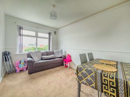 Harewood Avenue, Heckmondwike, Image 6
