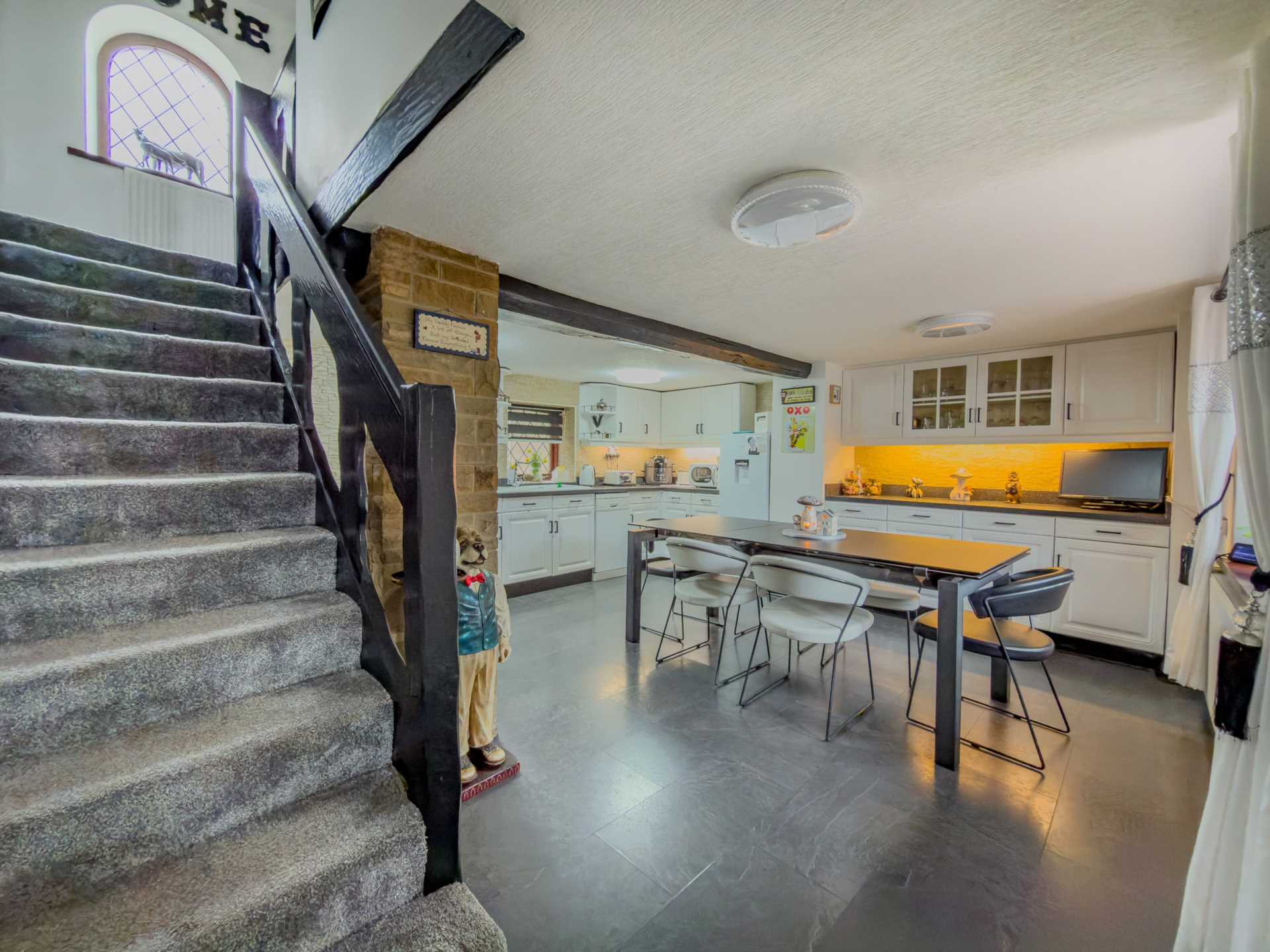 White Lee Road, Batley, Image 12