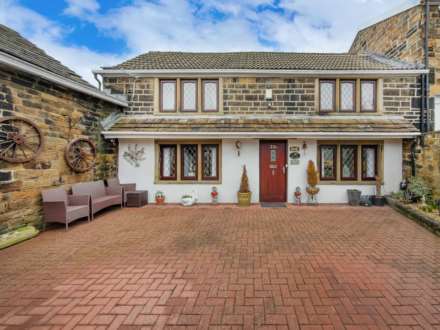 White Lee Road, Batley, Image 1