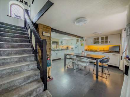 White Lee Road, Batley, Image 12