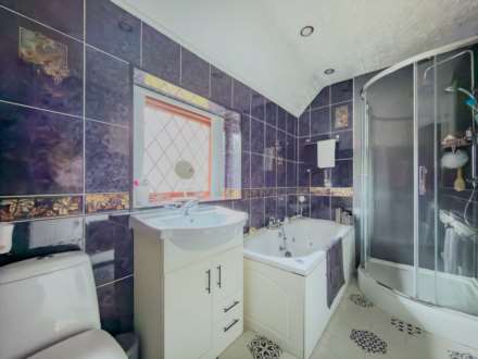 White Lee Road, Batley, Image 18