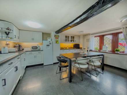 White Lee Road, Batley, Image 2