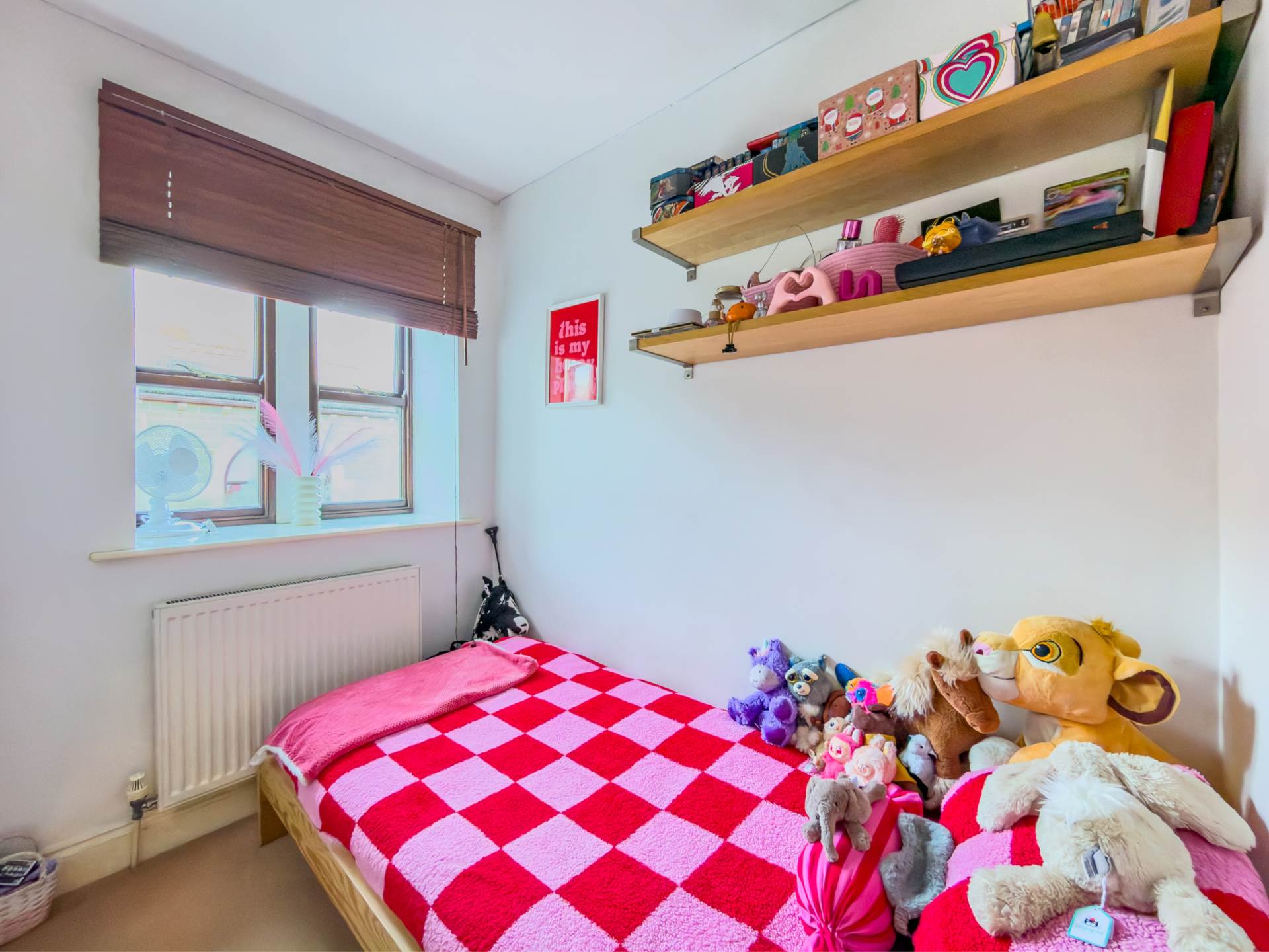 Beehive Court, Liversedge, Image 11