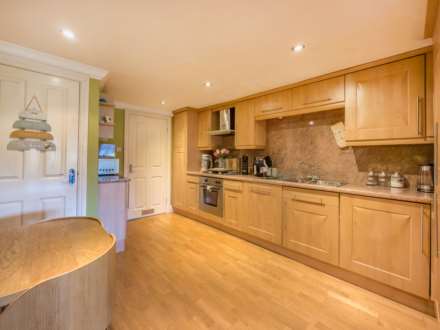 Beehive Court, Liversedge, Image 2