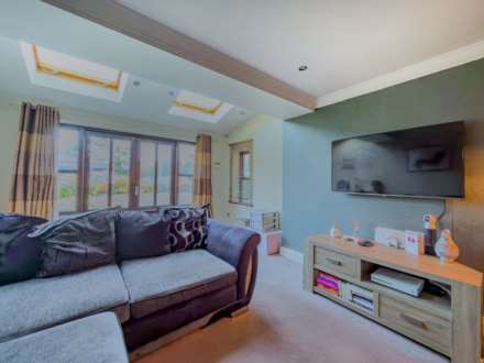 Beehive Court, Liversedge, Image 5