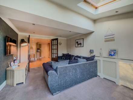 Beehive Court, Liversedge, Image 6