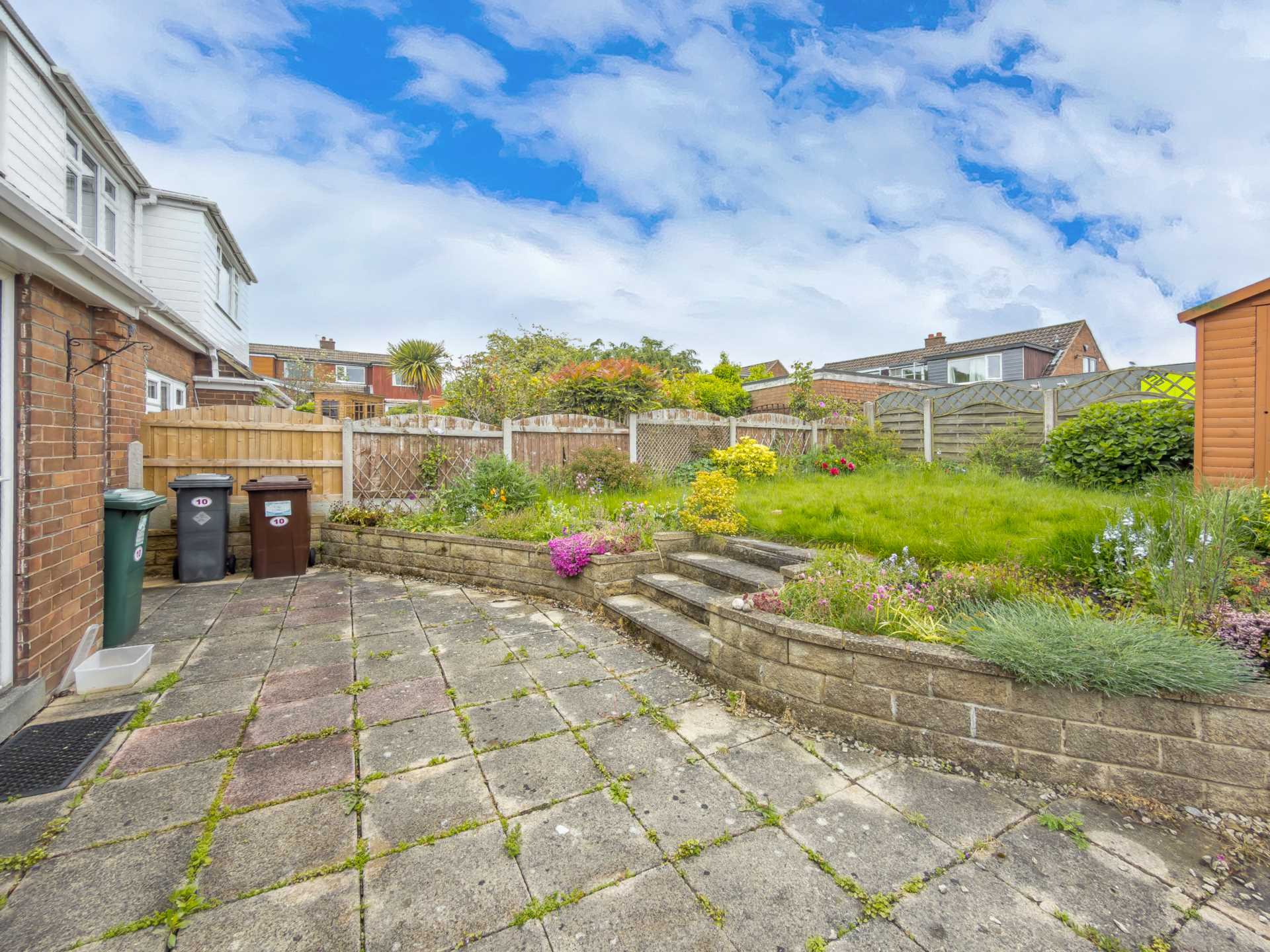 Larch Close, Birstall, Image 19