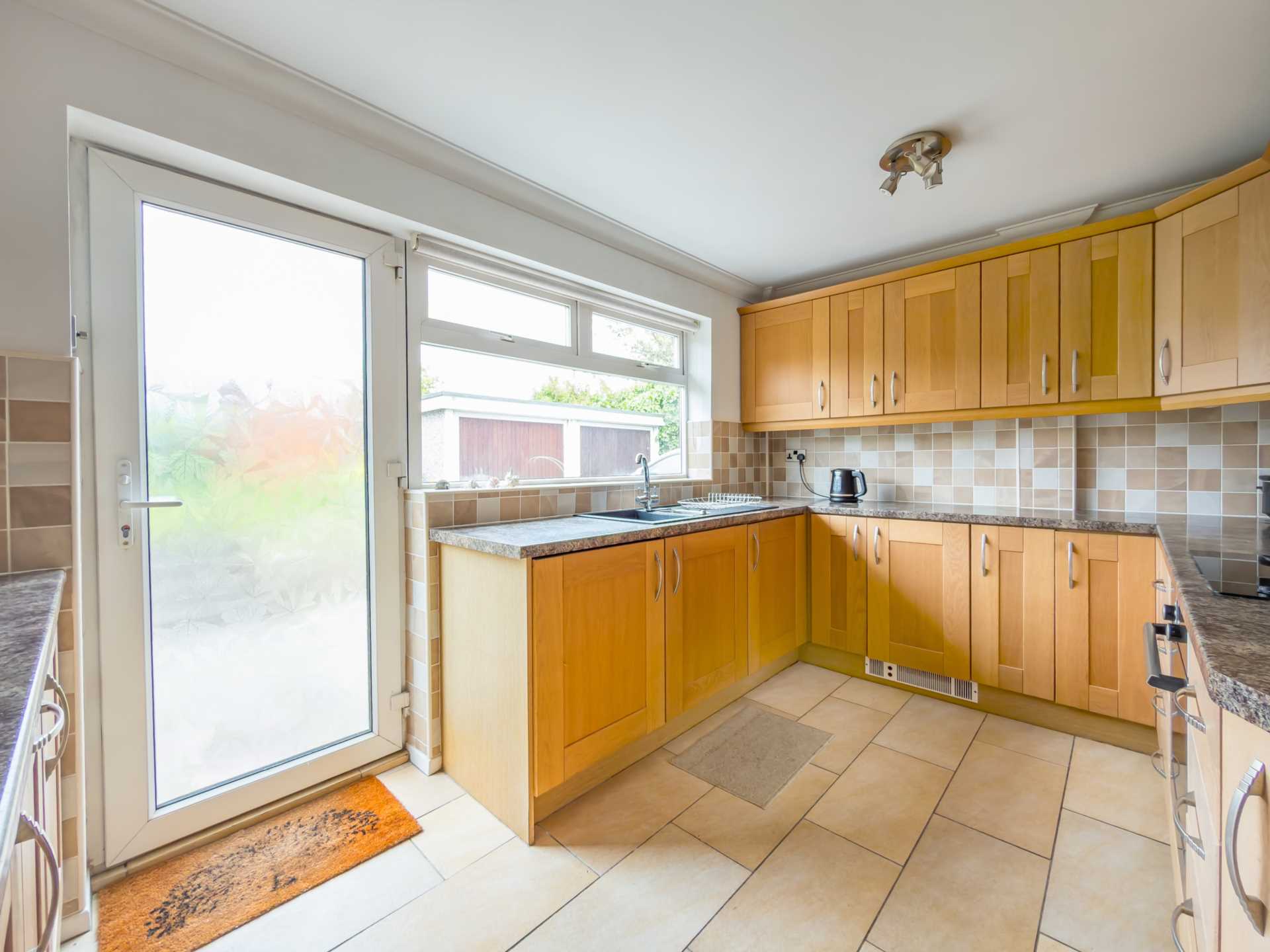 Larch Close, Birstall, Image 4