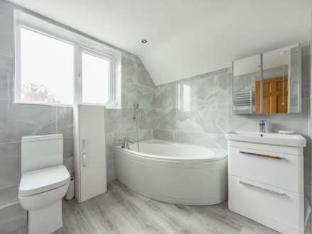 Larch Close, Birstall, Image 16