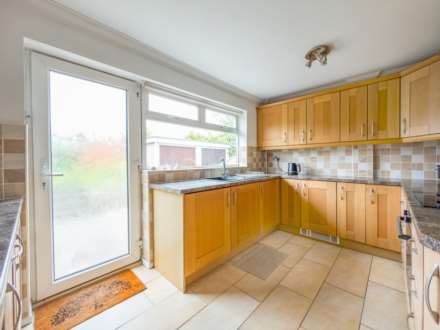 Larch Close, Birstall, Image 4