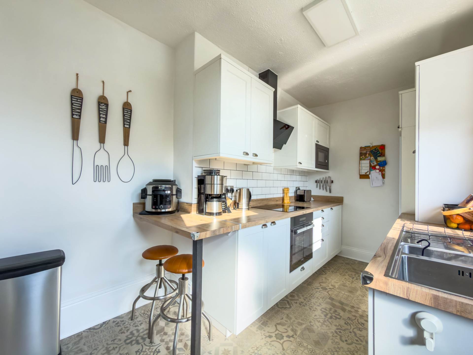 Bradford Road, Batley, Image 2